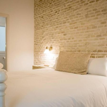 Fantastico apartamento recien renovado con piscina en la azotea, dos dormitorios y aparcamiento gratuito en la calle. Sevilla Exterior foto