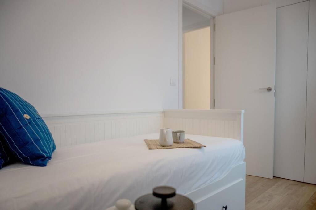Fantastico apartamento recien renovado con piscina en la azotea, dos dormitorios y aparcamiento gratuito en la calle. Sevilla Exterior foto